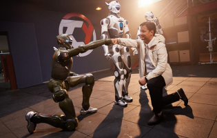 10億融資賦能！眾擎T800重磅面市，加速產業化進程